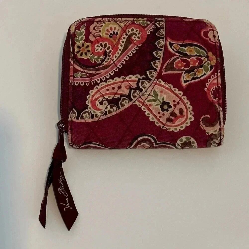 Vera Bradley Piccadilly Plum Small
Wallet Zip Around Snap Button
Retired Pattern - Picture 2 of 5